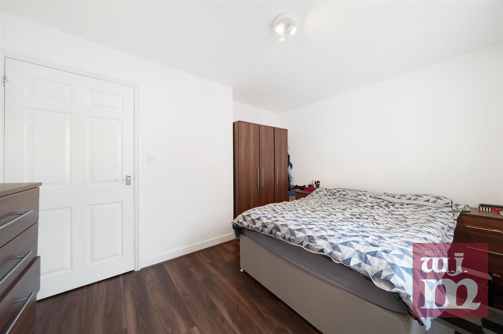 Upton Close, Cricklewood